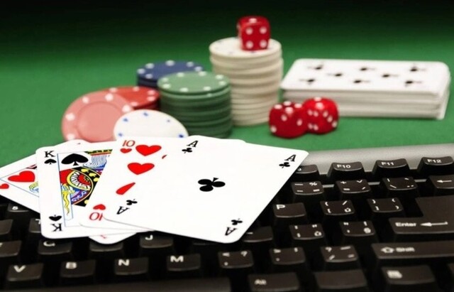 Đánh bạc online là gì? Tại sao đánh bạc online luôn hấp dẫn nhiều tay chơi cá cược? Đánh bạc online là gì? Tại sao đánh bạc online luôn hấp dẫn nhiều tay chơi cá cược?