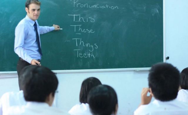 Mơ thấy đi dạy học mang nhiều ý nghĩa tùy thuộc vào bối cảnh mơ cụ thể