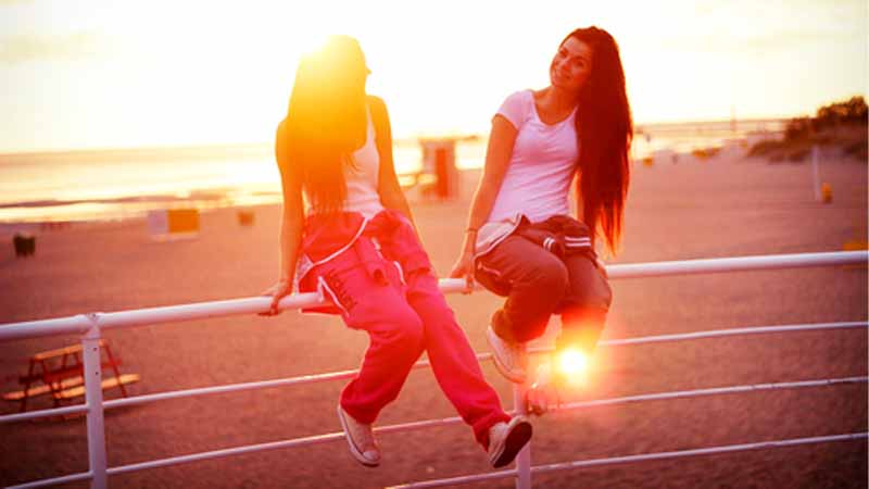 Mơ gặp lại bạn cũ: Hé lộ thông điệp tâm linh bạn nên biết