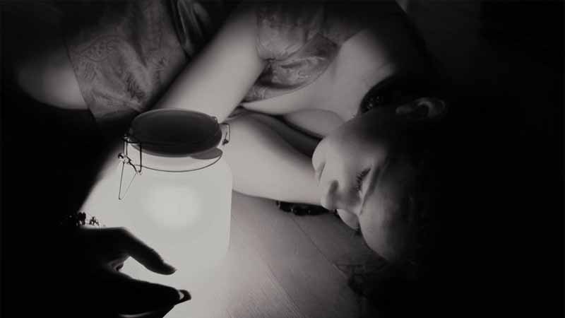 Mơ thấy người thân mất là điềm báo gì? Giải mã ý nghĩa và con số may mắn