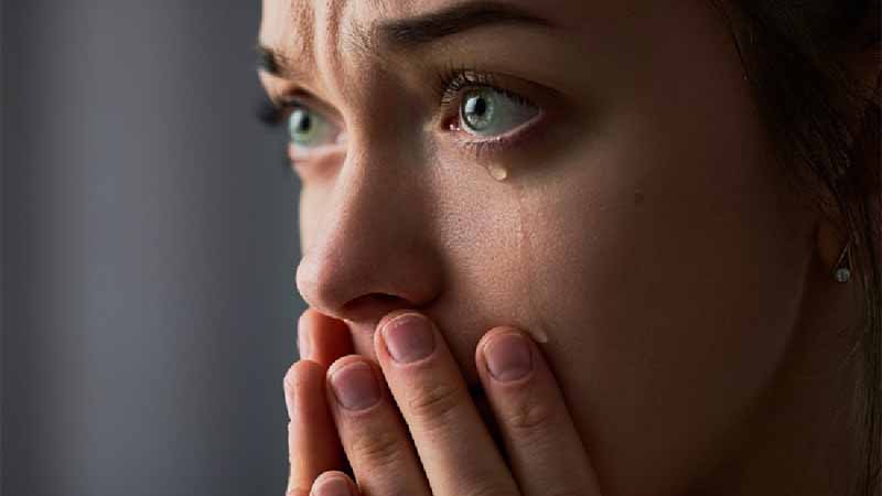 Mơ thấy khóc là điềm gì? Giải mã cảm xúc, tâm linh và số may mắn